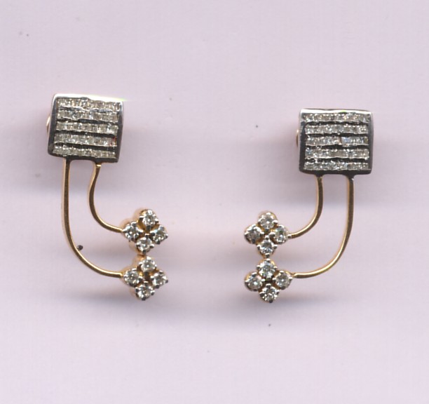 Beautiful 18 Kt Gold  Natural Diamond Earing